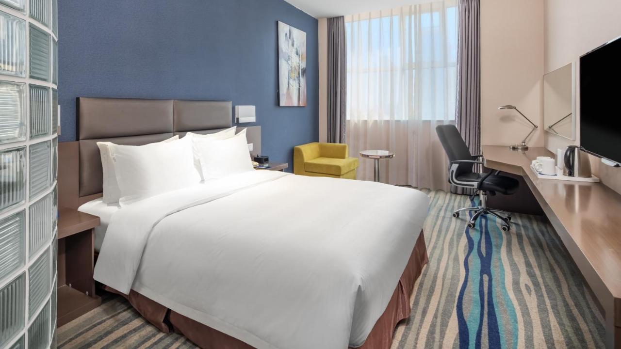 Holiday Inn Express Shenyang North Station By Ihg Bagian luar foto