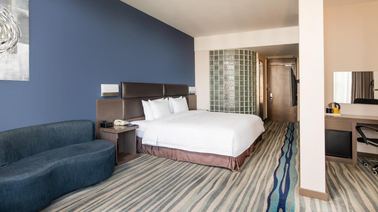 Holiday Inn Express Shenyang North Station By Ihg Bagian luar foto