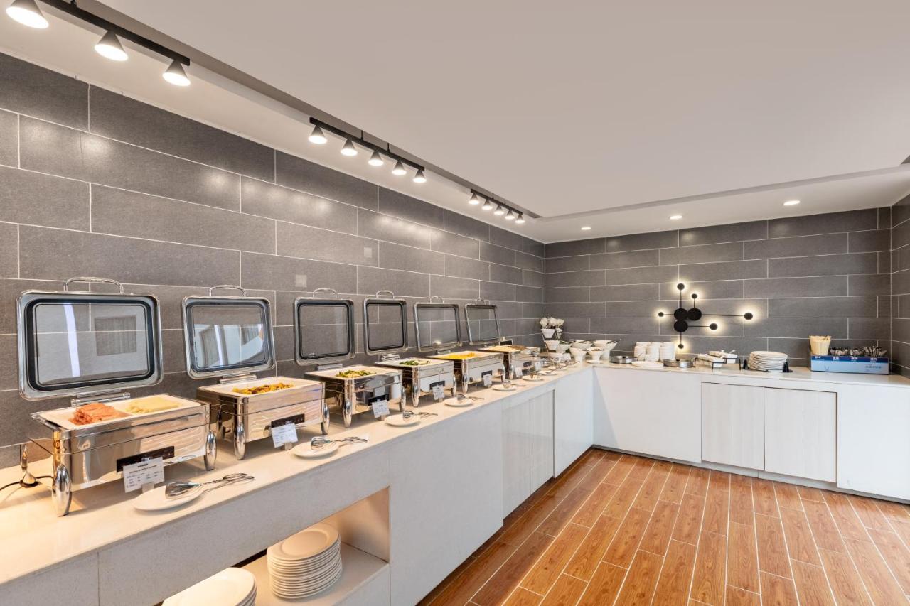 Holiday Inn Express Shenyang North Station By Ihg Bagian luar foto