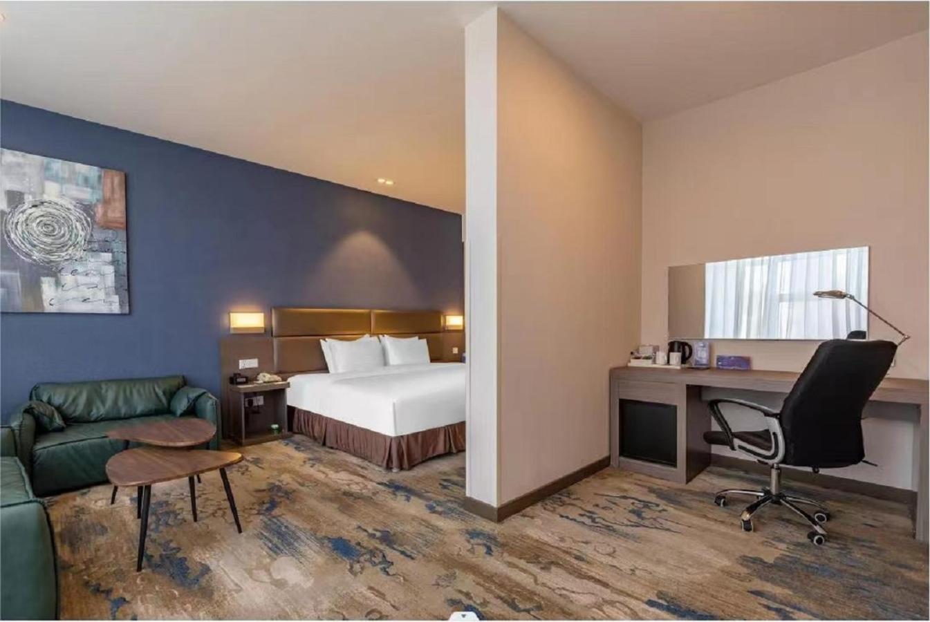 Holiday Inn Express Shenyang North Station By Ihg Bagian luar foto