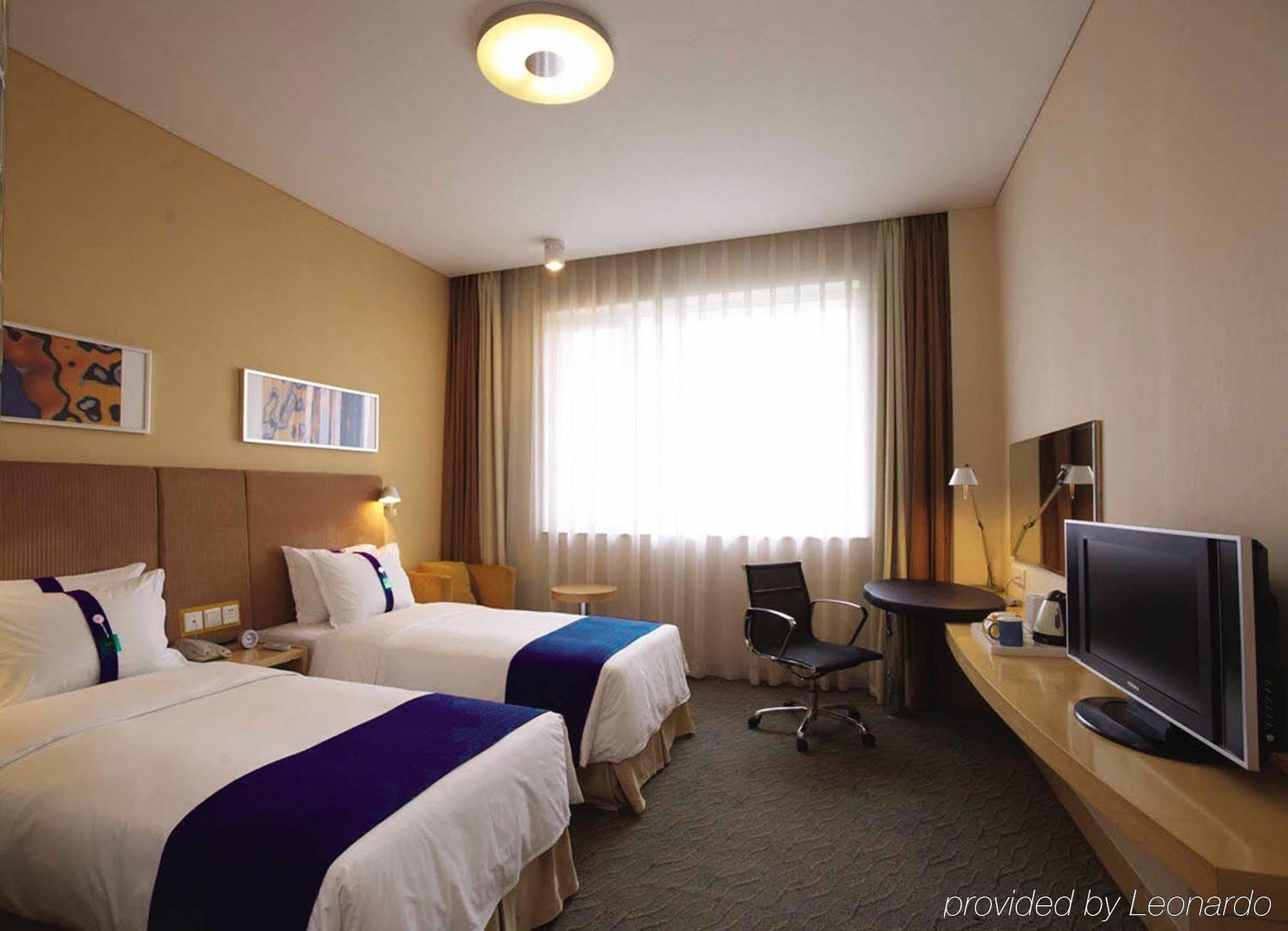 Holiday Inn Express Shenyang North Station By Ihg Bagian luar foto