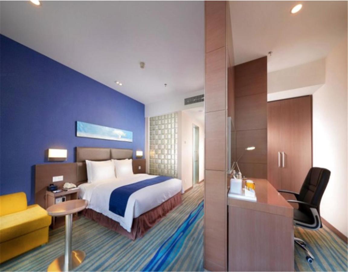 Holiday Inn Express Shenyang North Station By Ihg Bagian luar foto